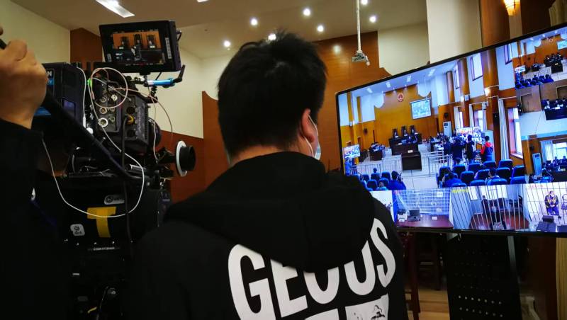 AI生成VS人工创意——太康县广告片拍摄公司的技术浪漫主义实践